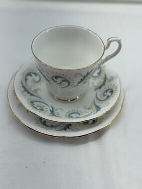 Royal standard fine bone China, England plate cup and saucer